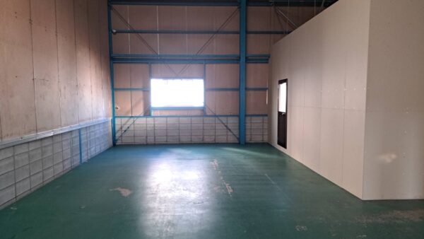 滋賀県守山市事務所兼倉庫の美装工事