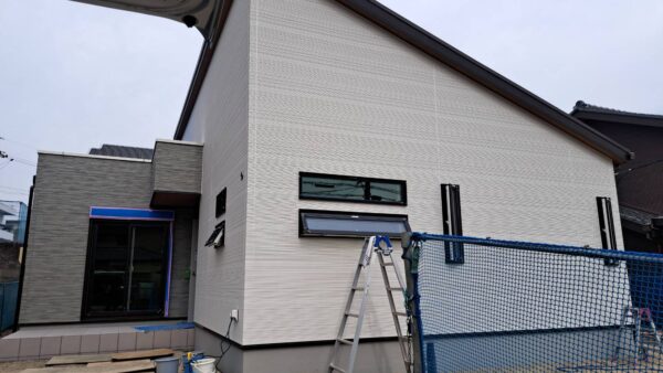 三重県四日市笹川新築美装工事を実施