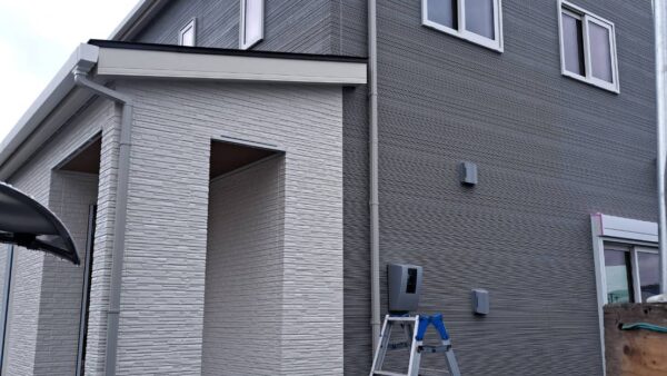 滋賀県湖南市石部新築美装工事を実施