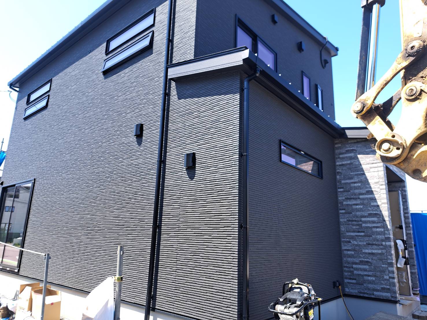 滋賀県守山市八代新築美装工事を実施