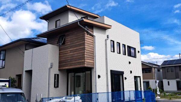 京都府亀岡市新築美装工事